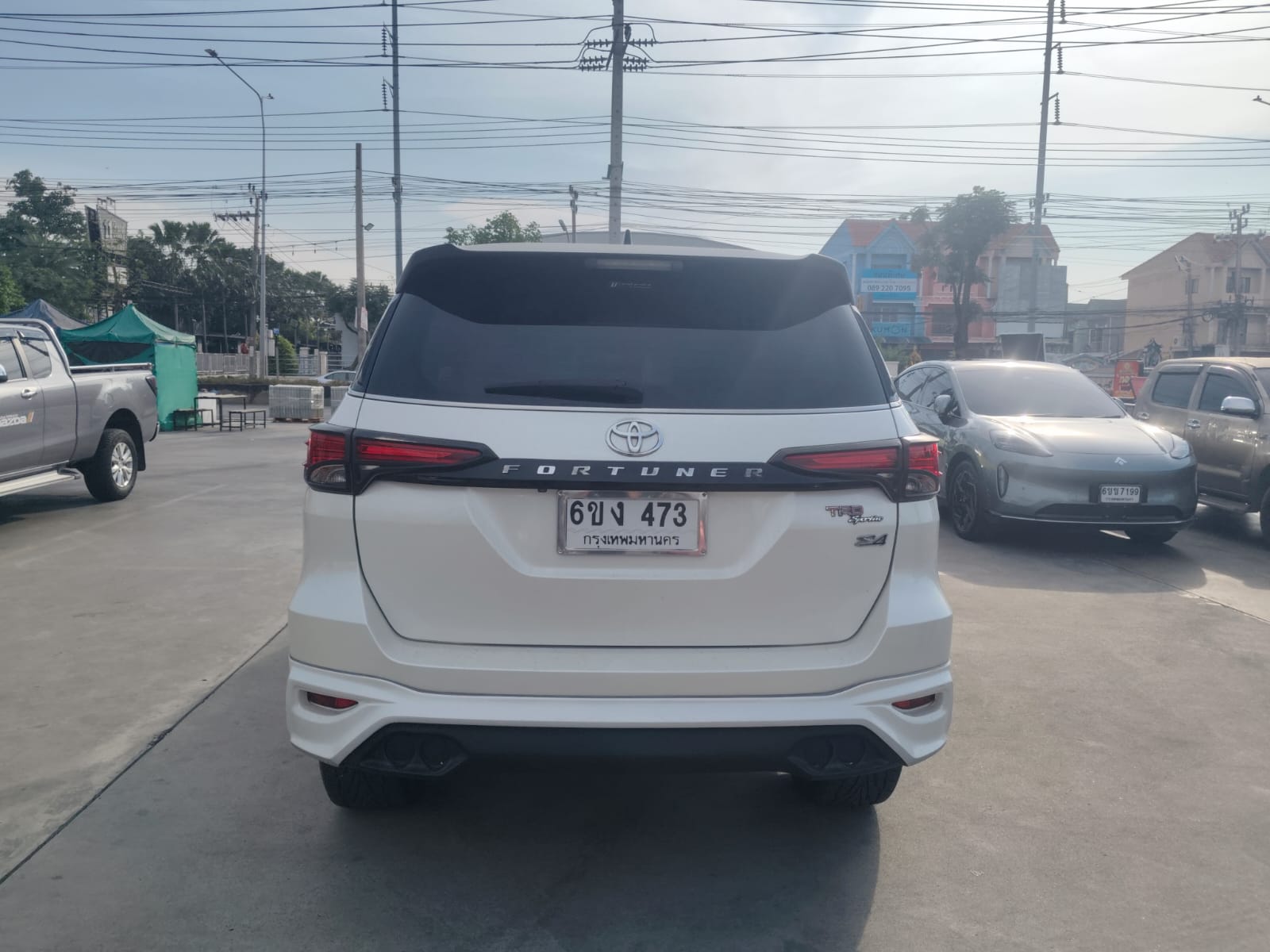 Car image 7